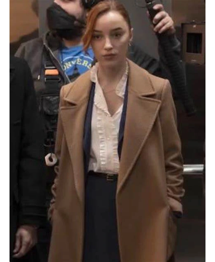 Fair Play 2023 Phoebe Dynevor Brown Coat